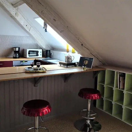 Les Trois Jardins Avec Wifi Et Parking Gratuit Holiday home *