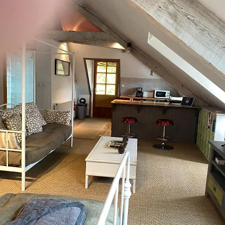 Les Trois Jardins Avec Wifi Et Parking Gratuit Holiday home *