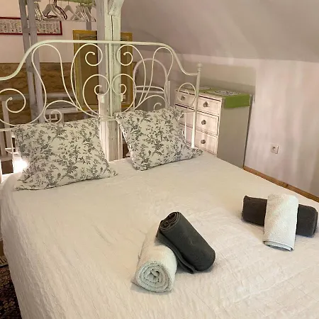 Les Trois Jardins Avec Wifi Et Parking Gratuit