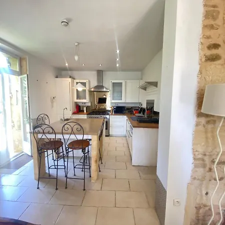 Les Trois Jardins Avec Wifi Et Parking Gratuit Holiday home Sarlat-la-Caneda