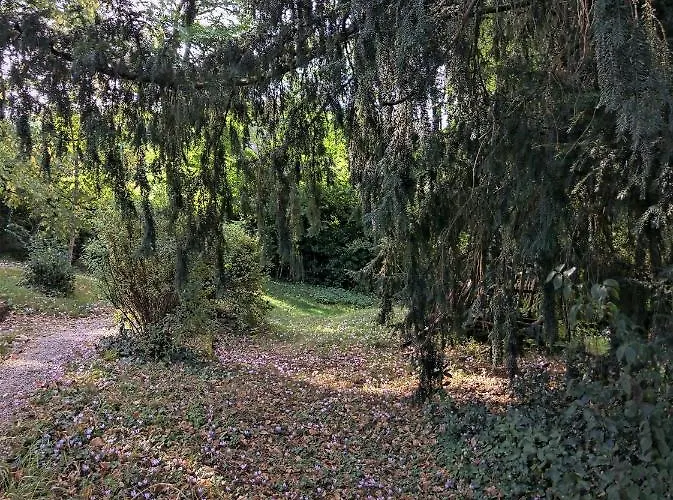 Les Trois Jardins Avec Wifi Et Parking Gratuit *